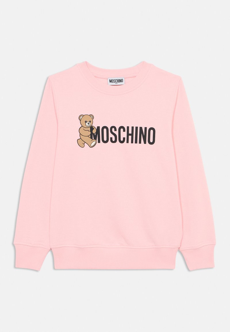 Sudadera rosa con un gráfico de oso de peluche y el texto "MOSCHINO" en negro. Tejido suave con cuello y puños acanalados. Corte clásico.