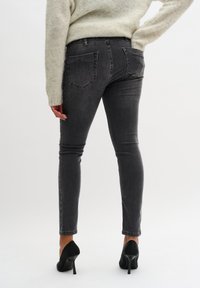 My Essential Wardrobe FIOLA - Karcsúsított farmerek - medium grey wash