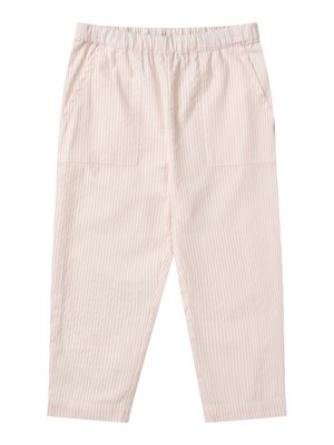 Svetloružové a biele krátke nohavice s vertikálnymi pruhmi, elastickým pásom a veľkými náprsnými vreckami.