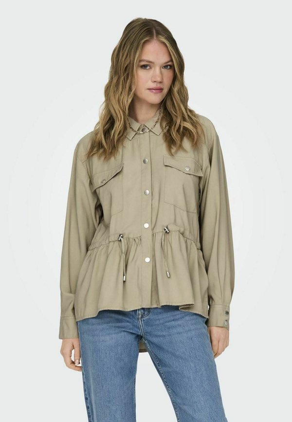 FLY-AWAY KRAGEN  - Leichte Jacke