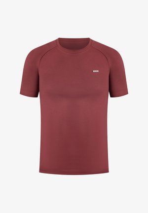 Kurzärmliges, kastanienrotes T-Shirt mit Rundhalsausschnitt und einem kleinen rechteckigen Logopatch auf der linken Brust.