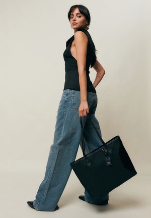 MISAKO Handbag - black