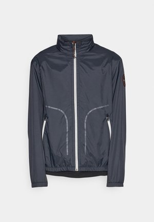 Šedá lehká bunda se zipem vpředu, reflexními detaily, dvěma bočními kapsami a stojáčkovým límcem. Měkká, hladká textura.