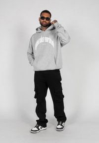 MJ Gonzales - HIGHER THAN HEAVEN ULTRA HEAVY  - Hoodie - grey Thumbnail Image 1