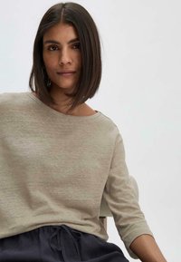hessnatur RELAXED - Langarmshirt - taupe
