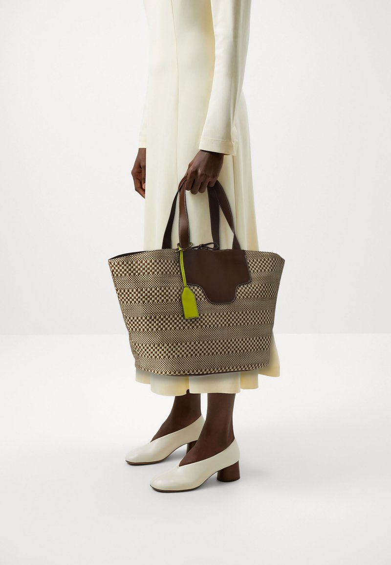 BECK SÖNDERGAARD Bloom Paisley Cap Chocolate Brown main image 1