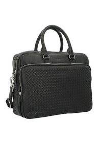 Zwarte leren tas met geweven voorkant, dubbele handgrepen aan de bovenkant en een afneembare schouderriem. Voorzien van zilverkleurige hardware en ritsen.