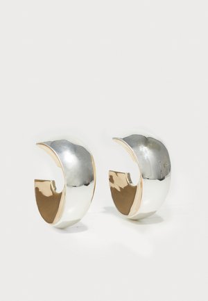 Uncommon Matters SCULPTED CREOLE - Earrings - silver-coloured/gold-coloured