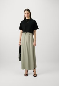 American Vintage UNYL - Maxiskjørt - falaise