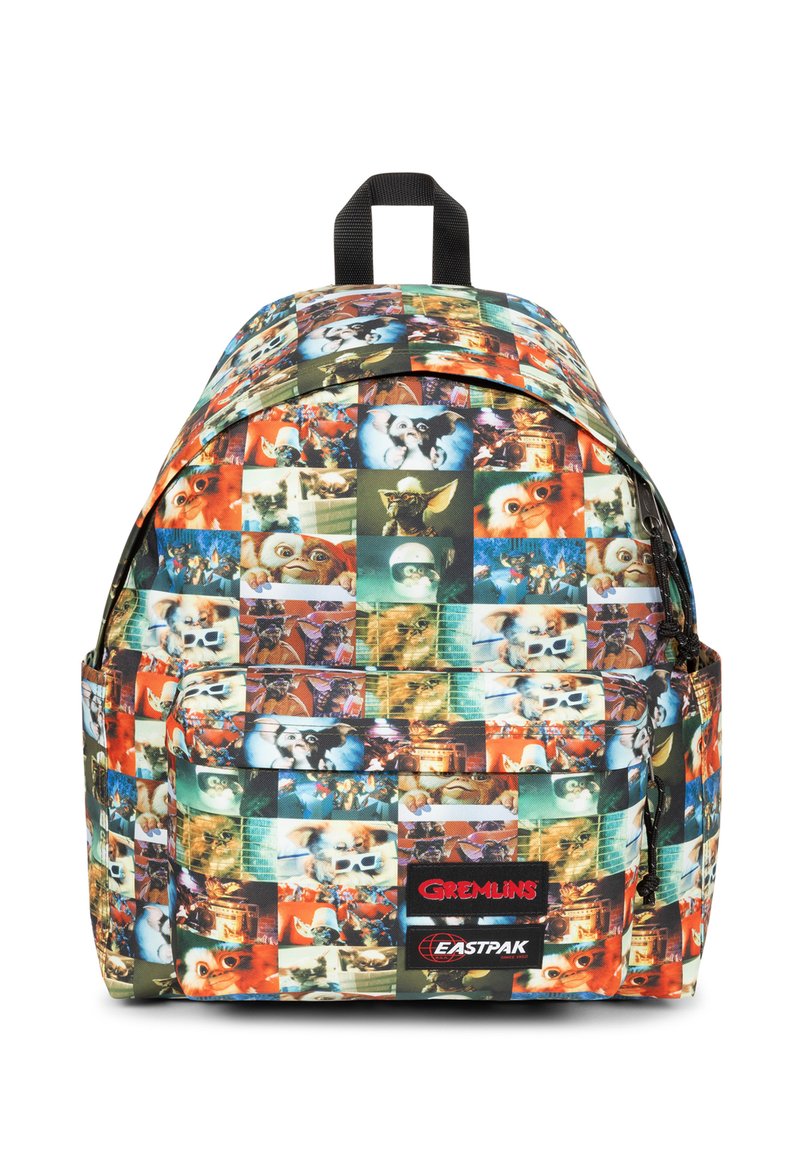 Rugzak met een meerkleurige fotocollage van dieren, zwarte banden en een merkpatch. Gemaakt van duurzaam textiel, met een gestructureerd ontwerp.