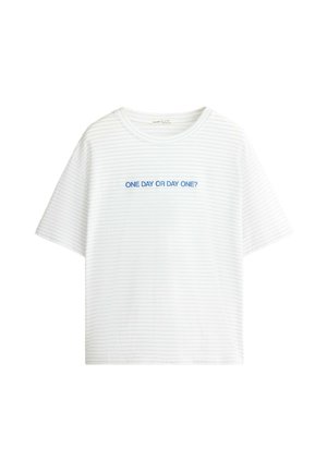OYSHO, BOXY SLOGAN T-SHIRT - T-shirt imprimé - white