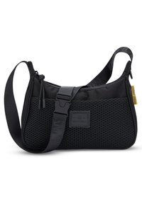 Fekete válltáska hálós aljjal, sima felső szövettel, állítható pánttal és jellegzetes logóval. Cipzárral és díszítésekkel rendelkezik.