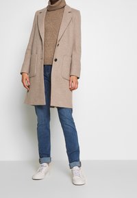 Esprit Jersey de punto - camel
