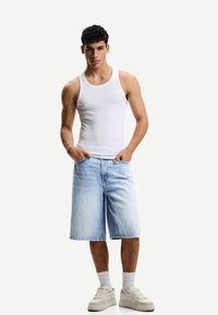 Bershka - BAGGY-BERMUDA - Kratke hlače od trapera - light blue denim Minijatura 1
