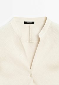 Massimo Dutti STAND-UP COLLAR - Button-down blouse - BEIGE