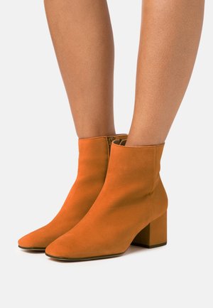 Högl, Bottines - brown