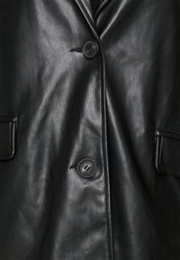 Vero Moda Curve Talvitakki - black
