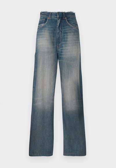Wide-leg denim jeans in medium blue, featuring a faded wash, frayed hem, and contrast stitching. Five-pocket design with a high waist.