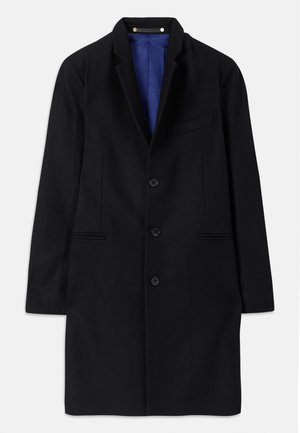 Casaco de lã preto com um design ajustado, lapela com corte em V, fecho de cinco botões, bolsos laterais e um forro de cetim azul.