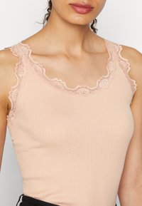 Rosemunde BABETTE U NECK - Top - peachy rose