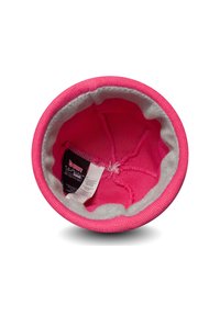 Różowa dzianinowa czapka z miękką, puszystą podszewką. Jej design obejmuje okrągłą koronę oraz elastyczny pasek zapewniający pewne dopasowanie.