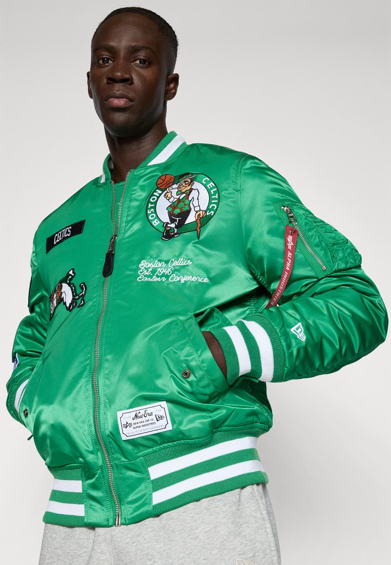 Boston Celtics Bomber Satin Vintage 1980s | Chalk Line, Veste de Basket NBA Matelassé | USA | XL