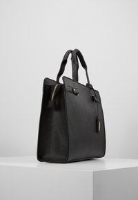 Anna Field Attachetasker - black
