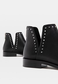 Stradivarius Ankle boot
