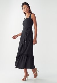 WILLA SIKA FRILL DRESS - Jurk - black