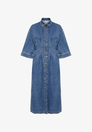Denimhemdkleid mit kragenloser Ausschnitt, kurzen Ärmeln, Knopfverschluss vorne und Taillenbetonung. In einem hellblauen Farbton mit tonalem Nähen.