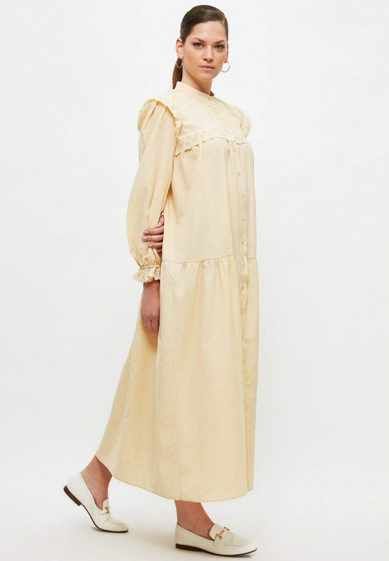 robe longue beige