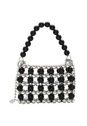 Borsa a tracolla nera con design strutturato, caratterizzata da un mix di perline nere e argento metallizzato disposte in un motivo a griglia e un manico di perline.