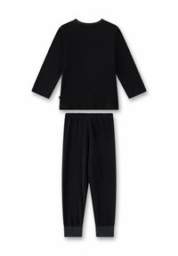 Schwarz, langärmliges Thermoshirt mit Rundhalsausschnitt und passenden schwarzen Thermohosen. Weiche Textur; eng anliegende Bündchen und Taillenbund.