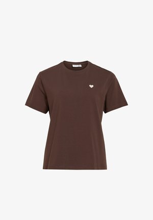 T-shirt marrone in cotone con maniche corte, scollo rotondo e piccolo logo a cuore color crema sulla parte sinistra del petto. Vestibilità classica.