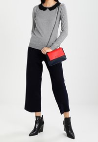 mint&berry Stickad tröja - grey