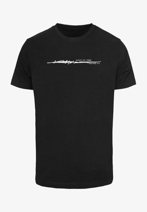 Mister Tee, LIVE IN THE MOMENT TEE - Trükipildiga T-särk - black