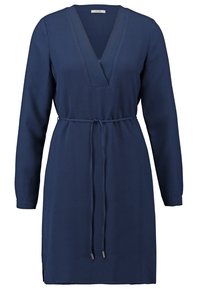 Vestido azul marino con mangas largas, escote en V, cintura ajustable con lazo y aberturas laterales. Hecho de tela ligera y texturizada.