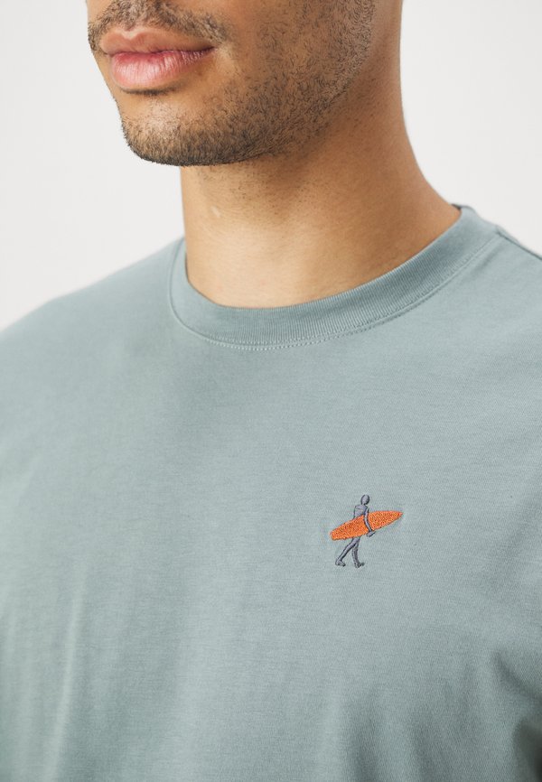 /29 ACTIVITY EMBROIDERY - Print T-shirt - trooper4