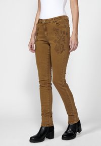 Koroshi Slimfit džínsy - ocre ochre