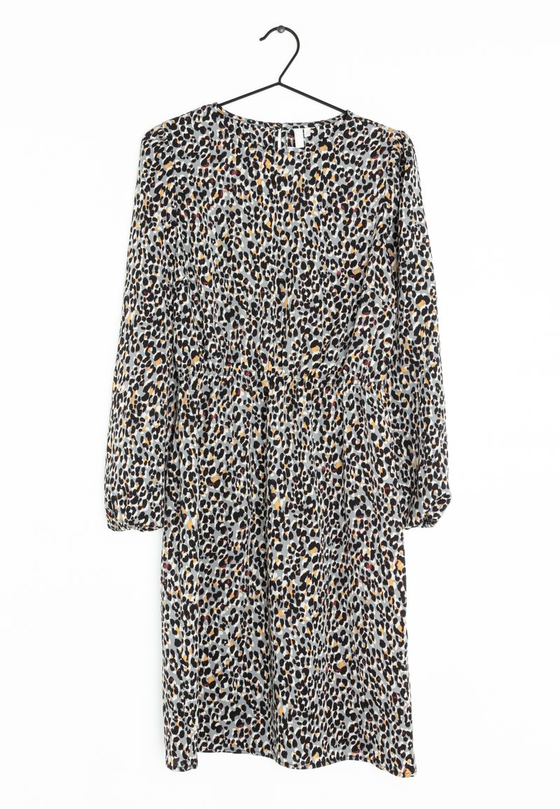 Långärmad klänning i ett lätt tyg med grå bakgrund och svart- och brunt leopardmönster samt elastisk midja.