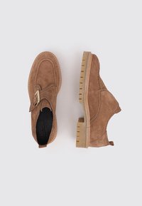 Sandra Fontán VEGA - Zapatos sin cordones - brown