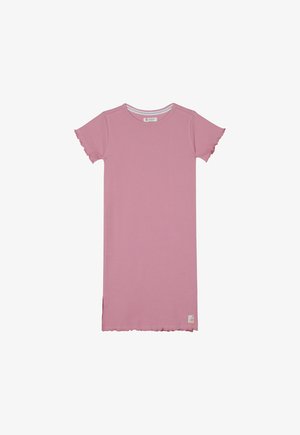 Roze geribbelde jurk met korte rimpels mouwen, ronde halslijn en een rauwe zoom. Bevat een klein merklabel nabij de onderkant links.