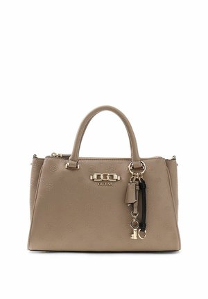Sac à main Guess en cuir beige avec doubles poignées, motif logo embossé, ferrures dorées, et porte-clés ainsi que un porte-bijou en cuir attachés.