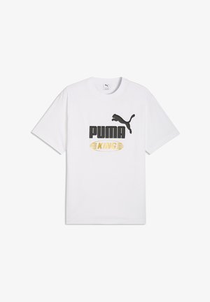 Tricou alb cu mâneci scurte, cu logo-ul Puma negru și textul auriu „KING” centrat pe față.