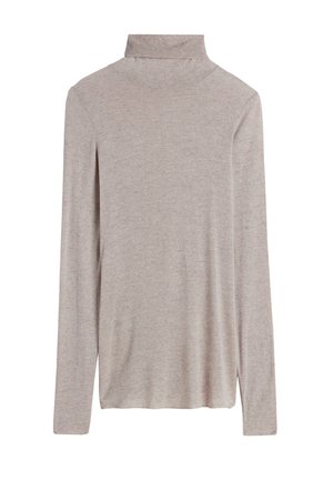 Top de tortuga de manga larga gris claro, hecho de una tela suave; presenta un cuello alto y slit laterales para facilitar el movimiento.