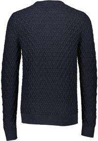 Marinblauer Strickpullover mit strukturiertem Rautenmuster, rundem Halsausschnitt und gerippten Bündchen und Saum. Rückansicht, lange Ärmel.