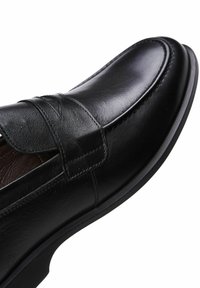 Derimod Mocasines elegantes - black