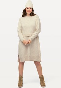 Ulla Popken TEXTURED  - Pletené šaty - creme