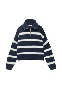 Sweter w biało-granatowe pionowe paski z dzianiny, z wysokim kołnierzem i półzamkiem z przodu. Teksturowany materiał, skrócony krój oraz długie rękawy.