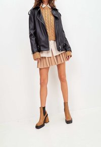 Cesare Gaspari Botines con plataforma - brown